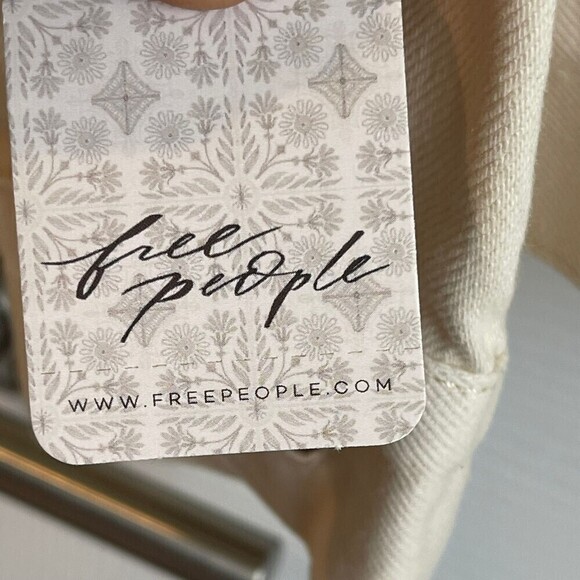 New FREE PEOPLE Women's Jolene Oversized Denim Trucker Jacket in Ecru size M - Picture 10 of 15